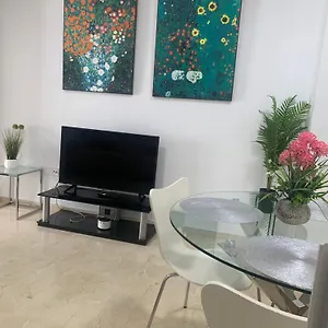 And A 50m De La Playa Apartamento